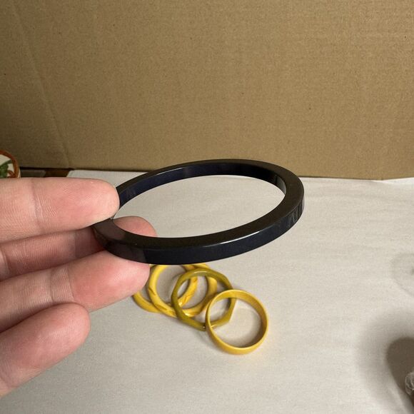 Vtg Bakelite Bangle Bracelets Craved Yellow Green TESTED MCM Retro Spacer Corn - Picture 3 of 16